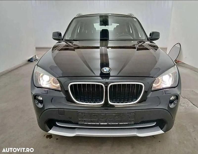 Culoarenegru Utilizat 2011 BMW X1 SUV | 8.500 EUR (Preț bun) - Imagine 1/4