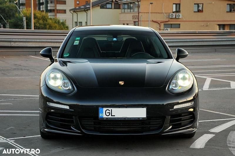 Culoarenegru Utilizat 2014 Porsche Panamera Berlinǎ | 21.450 EUR (Preț bun) - Imagine 1/4
