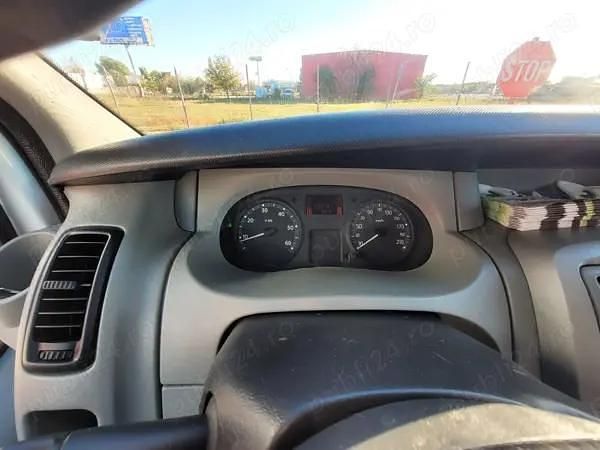 Utilizat 2010 Renault Trafic SE Monovolum | 6.500 EUR - Imagine 1/4