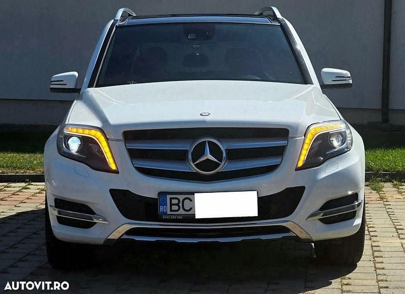 Culoarealb Utilizat 2012 Mercedes GLK250 SUV | 12.900 EUR (Preț bun) - Imagine 1/4