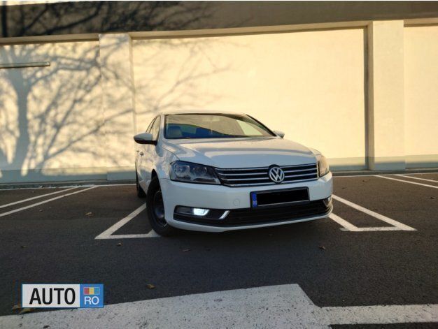 Alb Utilizat 2011 VW Passat Berlinǎ | 8.000 EUR (Preț OK) - Imagine 1/4