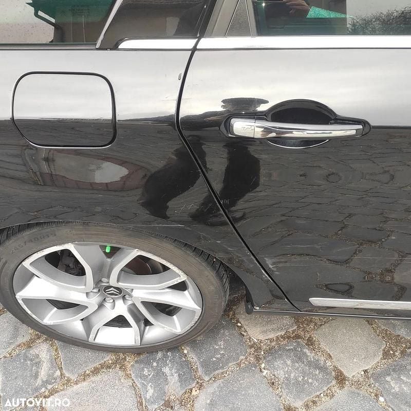 Culoarenegru Utilizat 2011 Citroën C5 Exclusive Break | 5.900 EUR (Preț OK) - Imagine 1/4