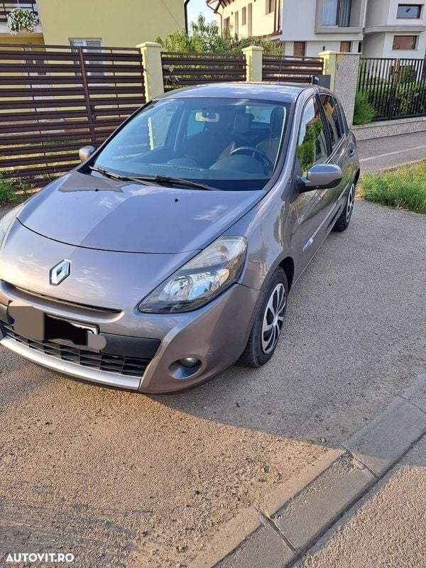 Gri Utilizat 2011 Renault Clio III Authentique Hatchback | 2.350 EUR - Imagine 1/4