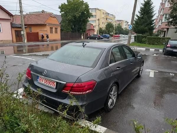 Utilizat 2013 Mercedes E400 AMG Berlinǎ | 17.000 EUR - Imagine 1/4