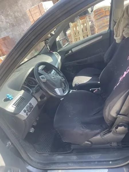 Utilizat 2004 Opel Astra Break | 1.750 EUR (Preț OK) - Imagine 1/4