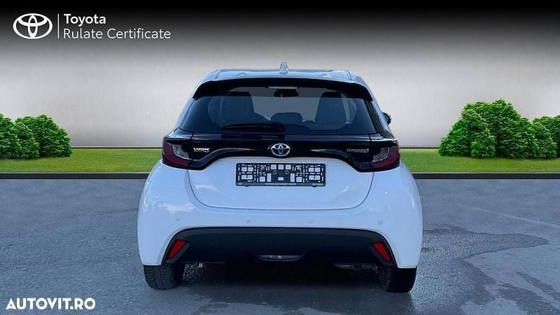 Second-hand Toyota Yaris Hybrid Eco 116 CP (85 kW) 2022 Culoarealb