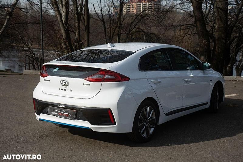 Second-hand Hyundai Ioniq 105 CP (77 kW) 2016 Culoarealb Hatchback