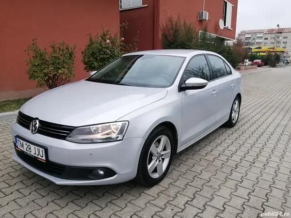 Utilizat 2013 VW Jetta Berlinǎ | 6.850 EUR (Puțin scump) - Imagine 1/4