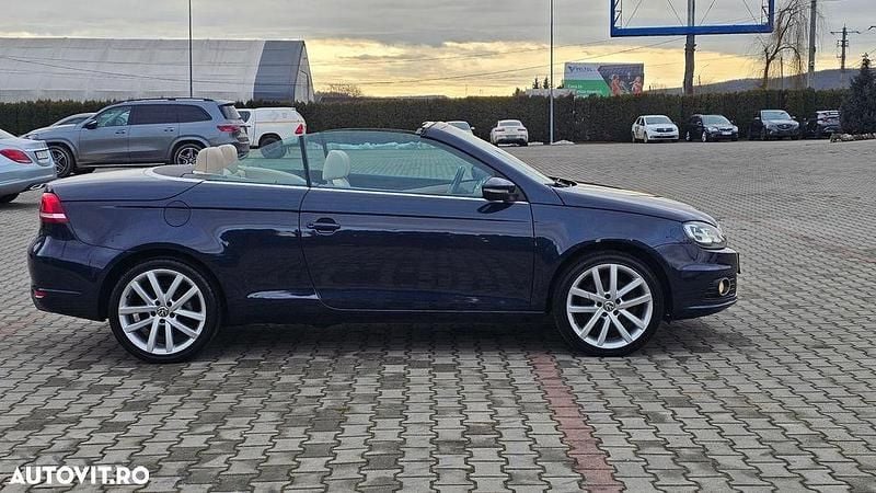 Second-hand VW Eos Exclusive 160 CP (117 kW) 2015 Culoarealbastru Cabrio