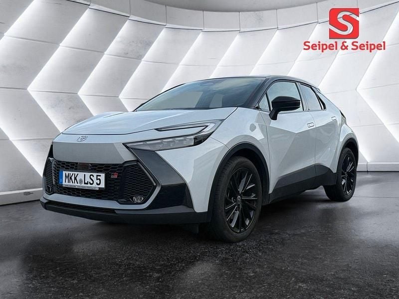 Second-hand Toyota C-HR Sport 223 CP (164 kW) 2025 SUV