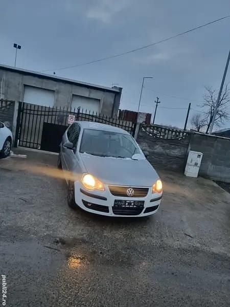 Utilizat 2009 VW Polo Coupe | 800 EUR (Super Preț) - Imagine 1/4