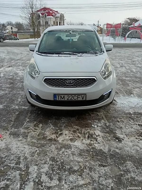 Alb Utilizat 2010 Kia Venga Hatchback | 3.750 EUR - Imagine 1/4