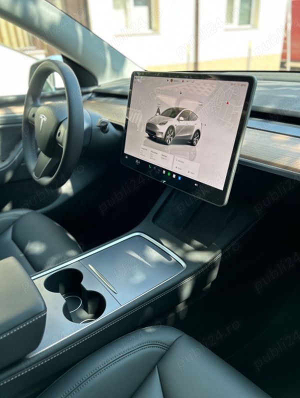 Utilizat 2023 Tesla Model Y Standard Range SUV | 36.500 EUR - Imagine 1/4