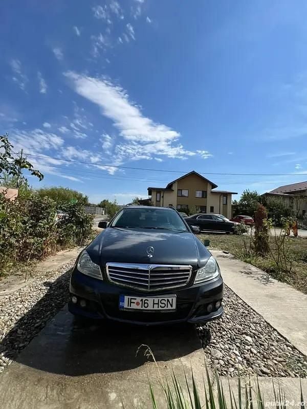 Negru Utilizat 2012 Mercedes C200 Break | 5.600 EUR (Preț OK) - Imagine 1/4