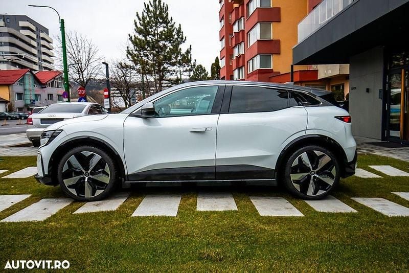 Second-hand Renault Megane E-Tech Techno 161 kW (220 CP) 2023 Culoarealb