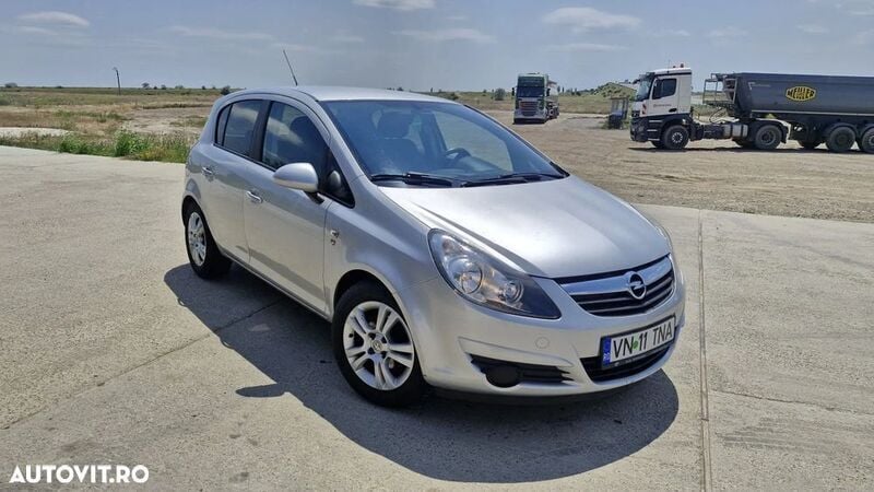 Gri Utilizat 2010 Opel Corsa Edition Hatchback | 4.750 EUR (Preț OK) - Imagine 1/4