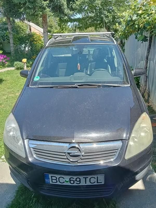 Utilizat 2006 Opel Zafira Monovolum | 2.600 EUR (Puțin scump) - Imagine 1/4