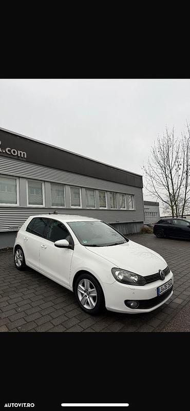 Culoarealb Utilizat 2009 VW Golf Berlinǎ | 5.680 EUR (Puțin scump) - Imagine 1/4