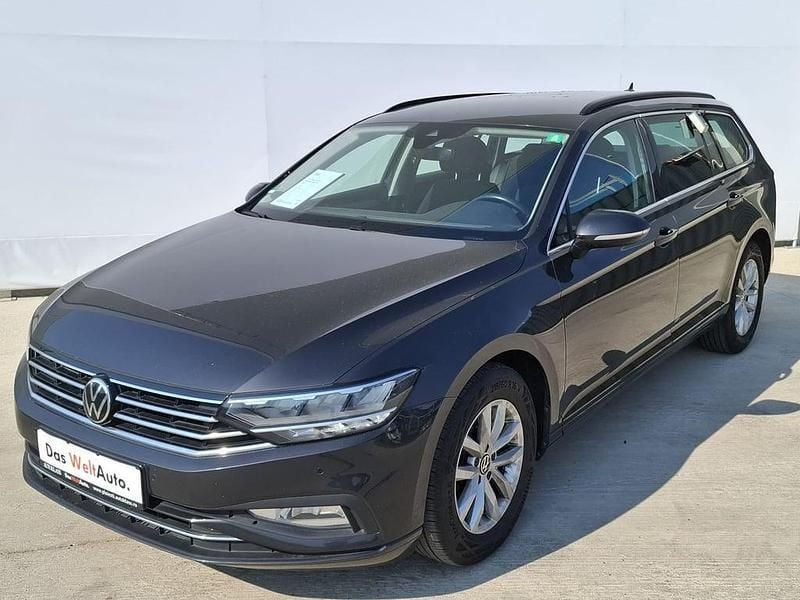 Gri deschis metalic Utilizat 2022 VW Passat Business Break | 23.500 EUR (Scump) - Imagine 1/4