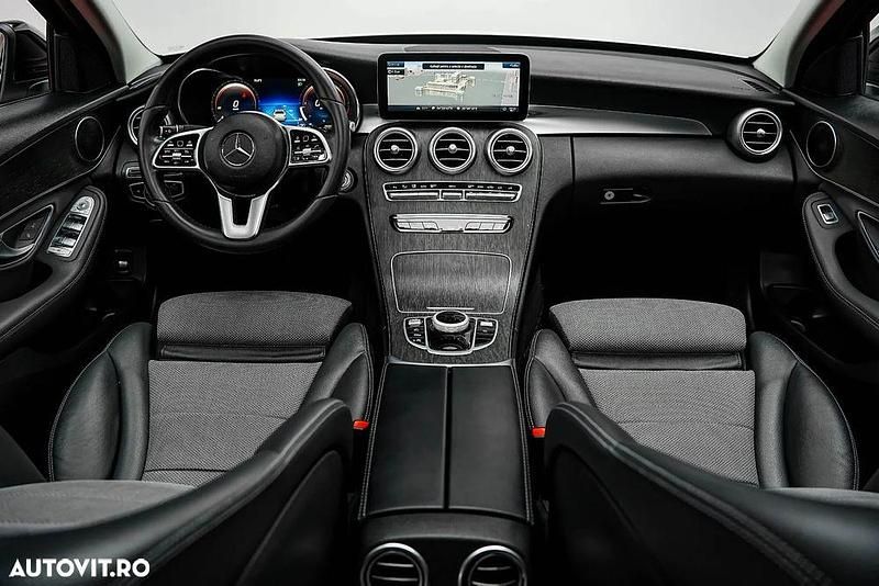 Second-hand Mercedes C220 194 CP (142 kW) 2019 Culoarealb Berlinǎ