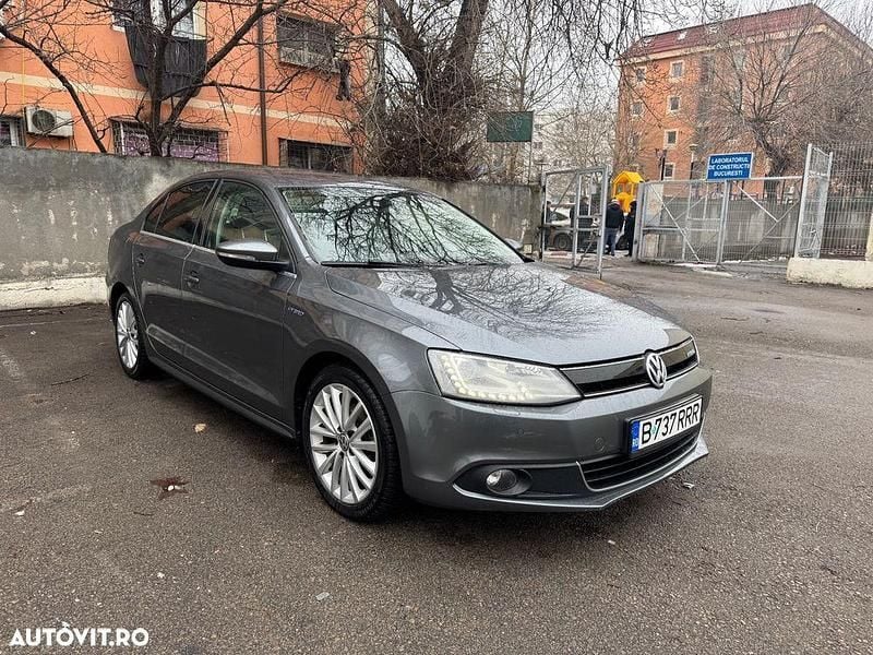 Second-hand VW Jetta Highline 150 CP (110 kW) 2013 Culoaregri Berlinǎ