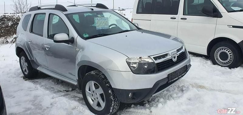 Argintiu Utilizat 2011 Dacia Duster Prestige SUV | 5.599 EUR - Imagine 1/4