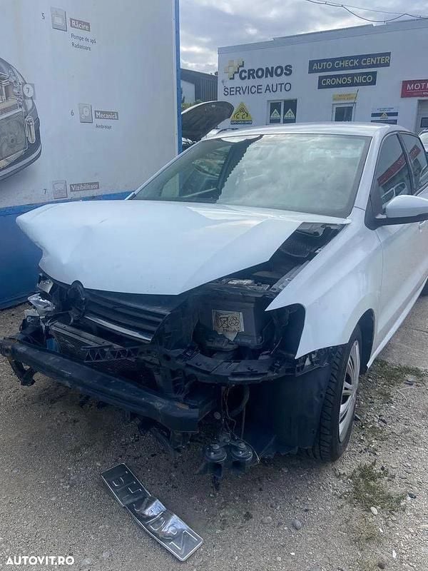 Culoarealb Utilizat 2016 VW Polo Comfortline | 1.750 EUR - Imagine 1/4