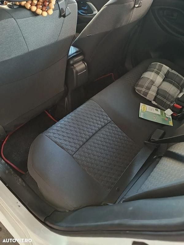 Culoarealb Utilizat 2023 Toyota Yaris Hybrid Plus Hatchback | 21.500 EUR (Preț OK) - Imagine 1/4