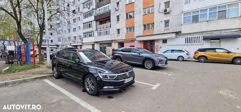 Second-hand VW Passat Comfortline 150 CP (110 kW) 2015 Culoarenegru Break