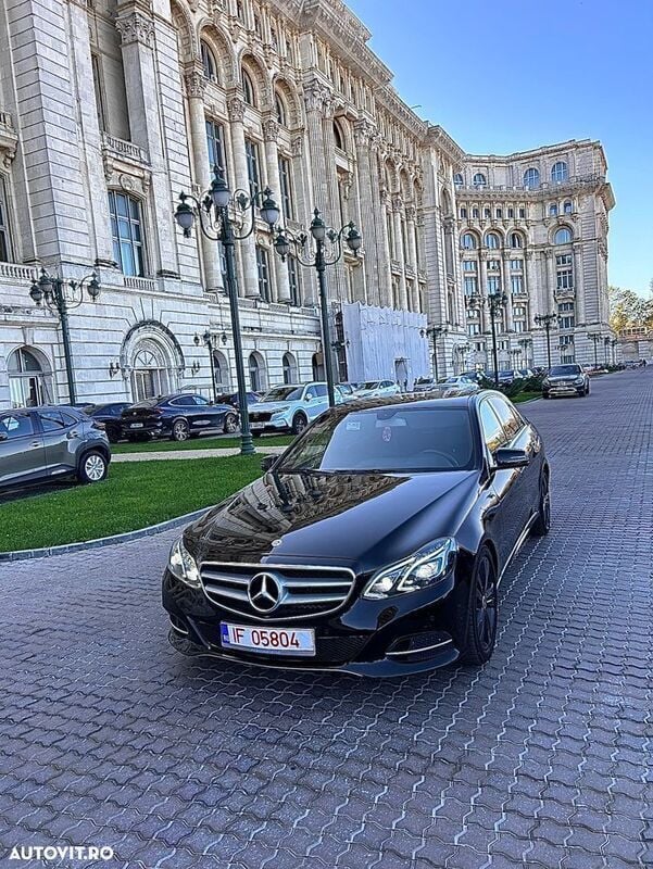 Negru Utilizat 2014 Mercedes E200 Avantgarde Berlinǎ | 10.500 EUR (Super Preț) - Imagine 1/4