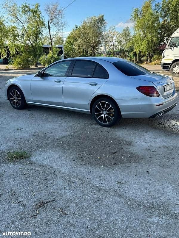 Second-hand Mercedes E220 194 CP (142 kW) 2016 Culoaregri Berlinǎ