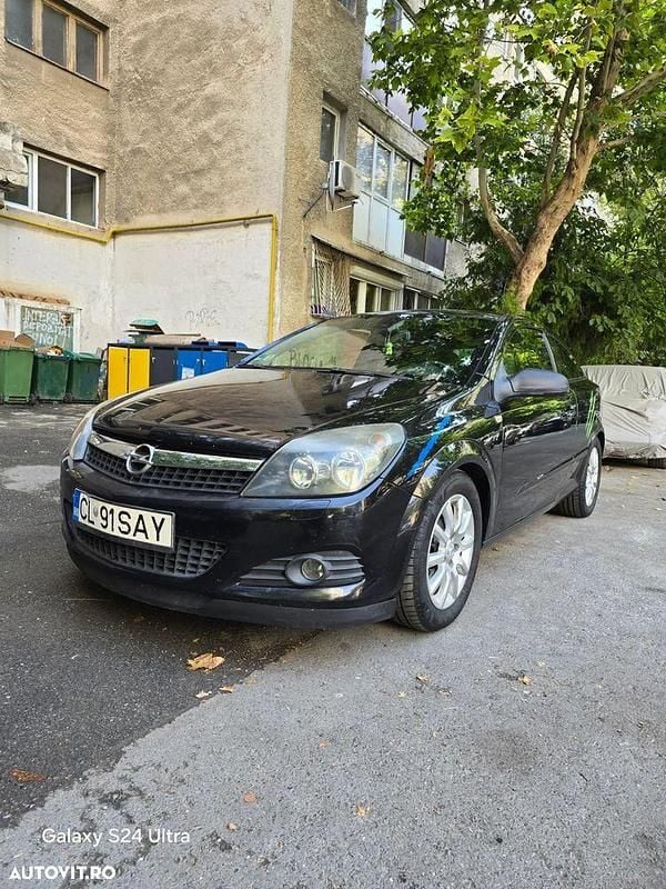 Culoarenegru Utilizat 2009 Opel Astra Essentia | 1.700 EUR (Super Preț) - Imagine 1/4