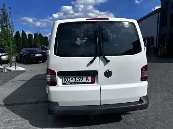 Second-hand VW Caravelle 140 CP (102 kW) 2012 Alb Monovolum