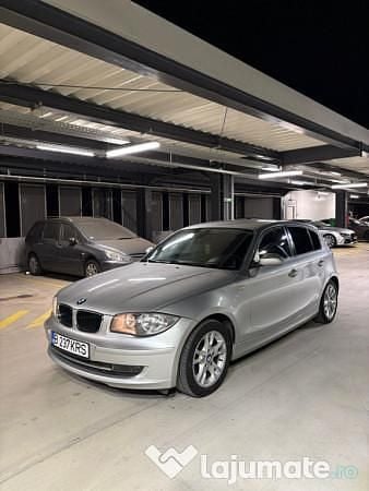 Gri Utilizat 2009 BMW 118 Hatchback | 3.200 EUR (Super Preț) - Imagine 1/4