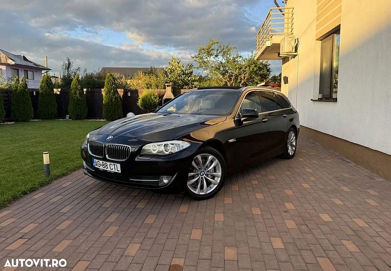 Culoarenegru Utilizat 2012 BMW 525 Luxury Line Break | 10.150 EUR (Preț OK) - Imagine 1/4
