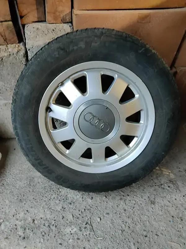 Second-hand Audi A4 100 CP (73 kW) 1995 Berlinǎ