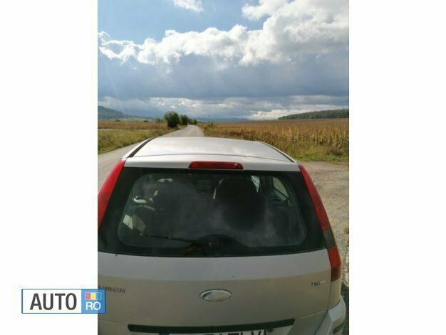 Second-hand Ford Fusion 70 CP (51 kW) 2005 Argintiu Berlinǎ