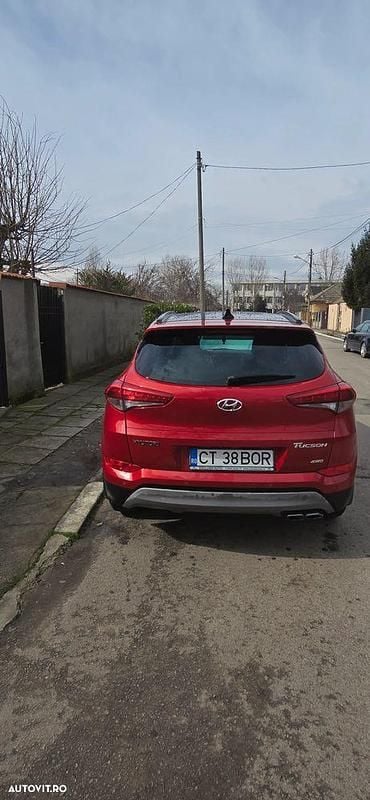 Second-hand Hyundai Tucson 185 CP (136 kW) 2017 Culoarerosu SUV