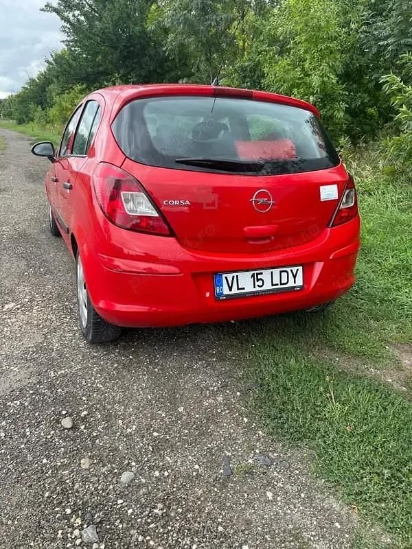Utilizat 2009 Opel Corsa Hatchback | 1.700 EUR (Preț bun) - Imagine 1/4