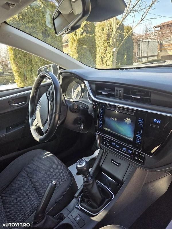 Second-hand Toyota Corolla Luna 132 CP (97 kW) 2016 Culoaregri Berlinǎ