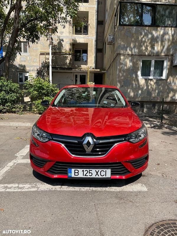 Culoarerosu Utilizat 2019 Renault Mégane IV Hatchback | 13.900 EUR (Preț OK) - Imagine 1/4