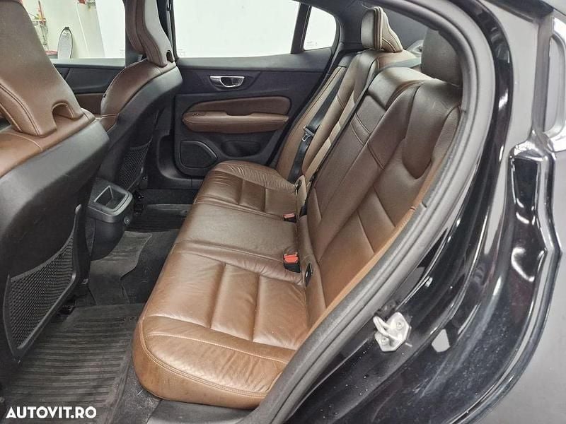 Second-hand Volvo S60 Plus 197 CP (144 kW) 2021 Culoarenegru Berlinǎ