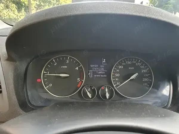 Utilizat 2010 Renault Laguna III Hatchback | 1.999 EUR (Super Preț) - Imagine 1/4