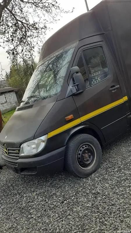 Second-hand Mercedes Sprinter 101 CP (74 kW) 2003 Van