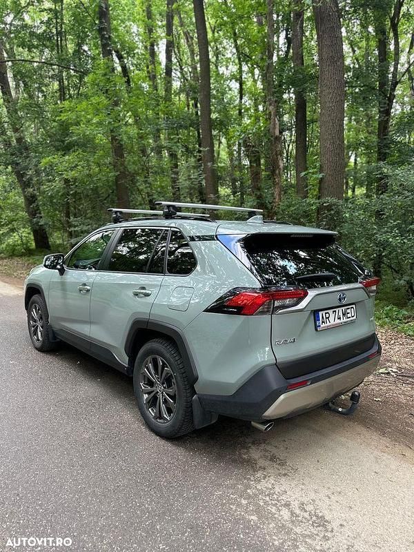 Culoareverde Utilizat 2022 Toyota RAV4 Hybrid Luxury SUV | 36.450 EUR (Puțin scump) - Imagine 1/4