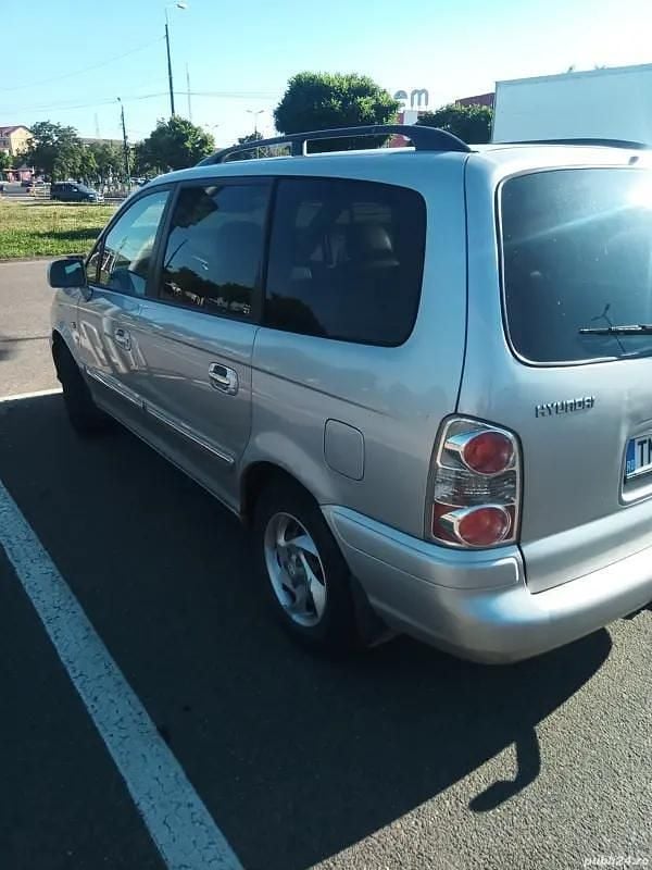 Utilizat 2004 Hyundai Trajet Monovolum | 2.850 EUR - Imagine 1/4
