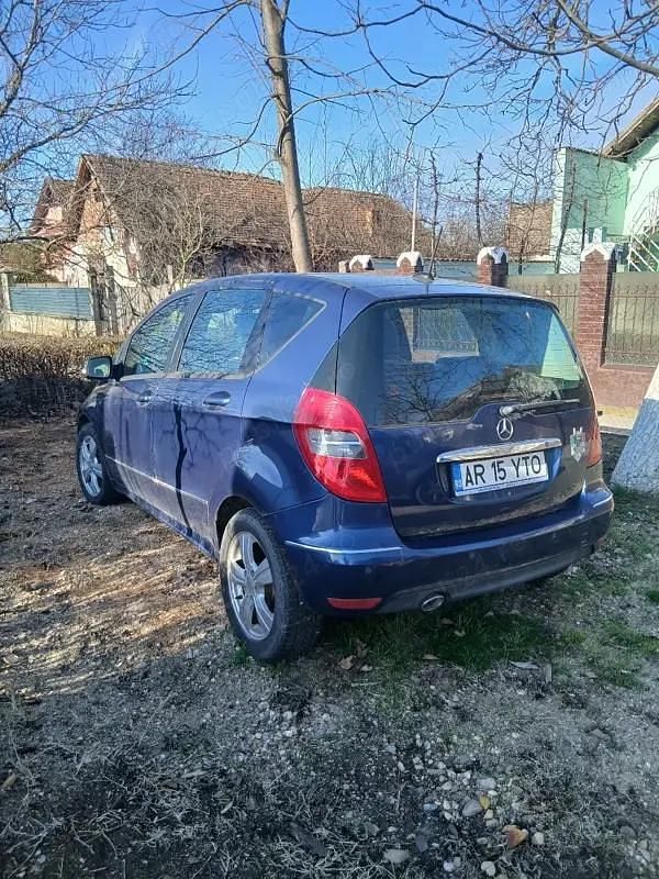 Second-hand Mercedes 180 145 CP (106 kW) 2011 Berlinǎ