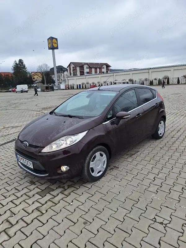 Second-hand Ford Fiesta Titanium 90 CP (66 kW) 2009 Violet Hatchback
