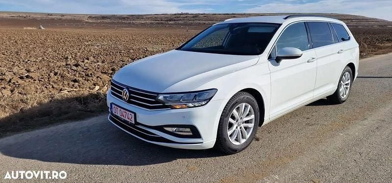 Culoarealb Utilizat 2020 VW Passat Comfortline Break | 14.500 EUR (Preț OK) - Imagine 1/4