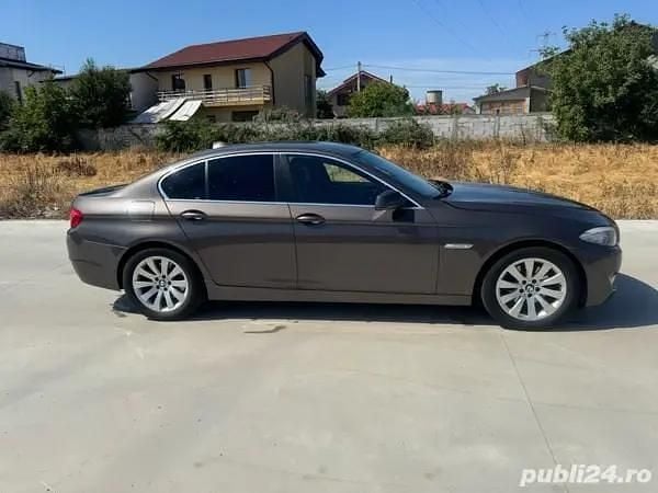 Utilizat 2012 BMW 520 Berlinǎ | 8.400 EUR (Preț bun) - Imagine 1/4